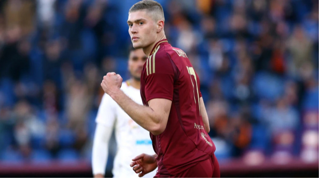 Довбик досрочно вернулся в расположение Ромы