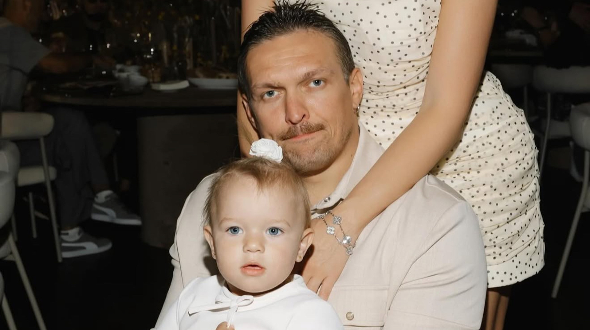 Усик показал, как дочь сделала ему новую прическу: нежное видео умилило фанатов