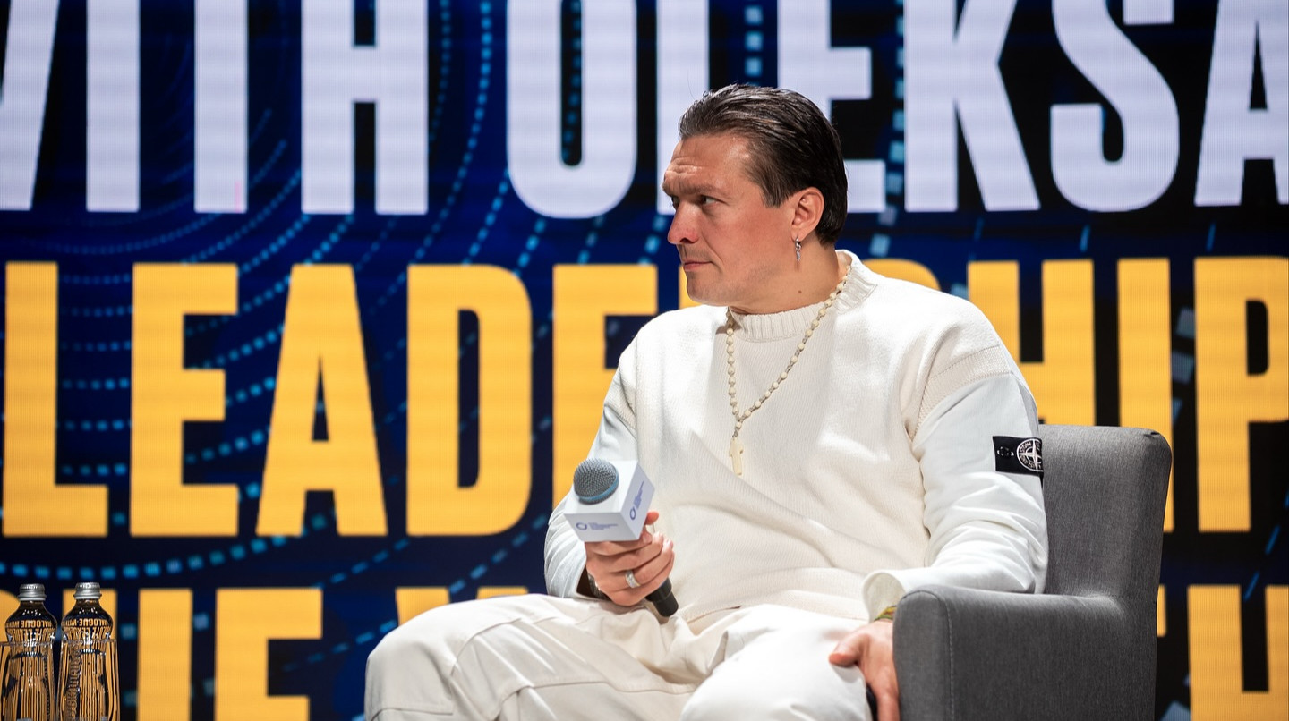 Усик пообещал снова стать абсолютным чемпионом мира