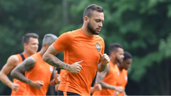 Футболіст Шахтаря прилетів до Бразилії для підписання контракту з новою командою