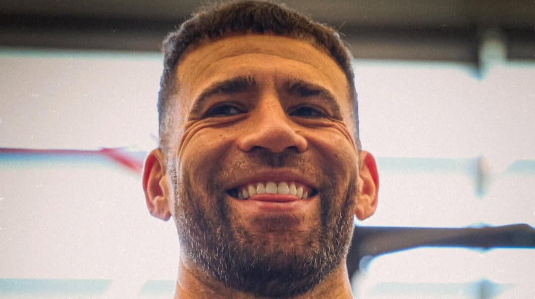 Капітан Бенфіки провокував Вінісіуса під час матчу Ліги чемпіонів, показавши татуювання кубку ЧС