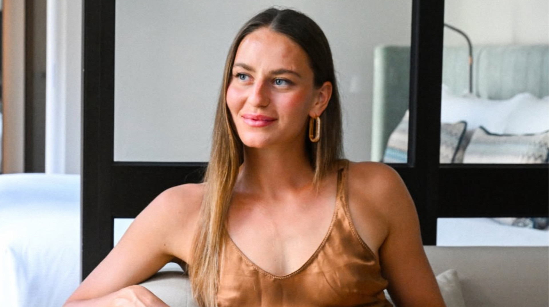 Подготовка к Индиан-Уэллс идет полным ходом: Костюк похвасталась стильной фотосессией из Лос-Анджелеса