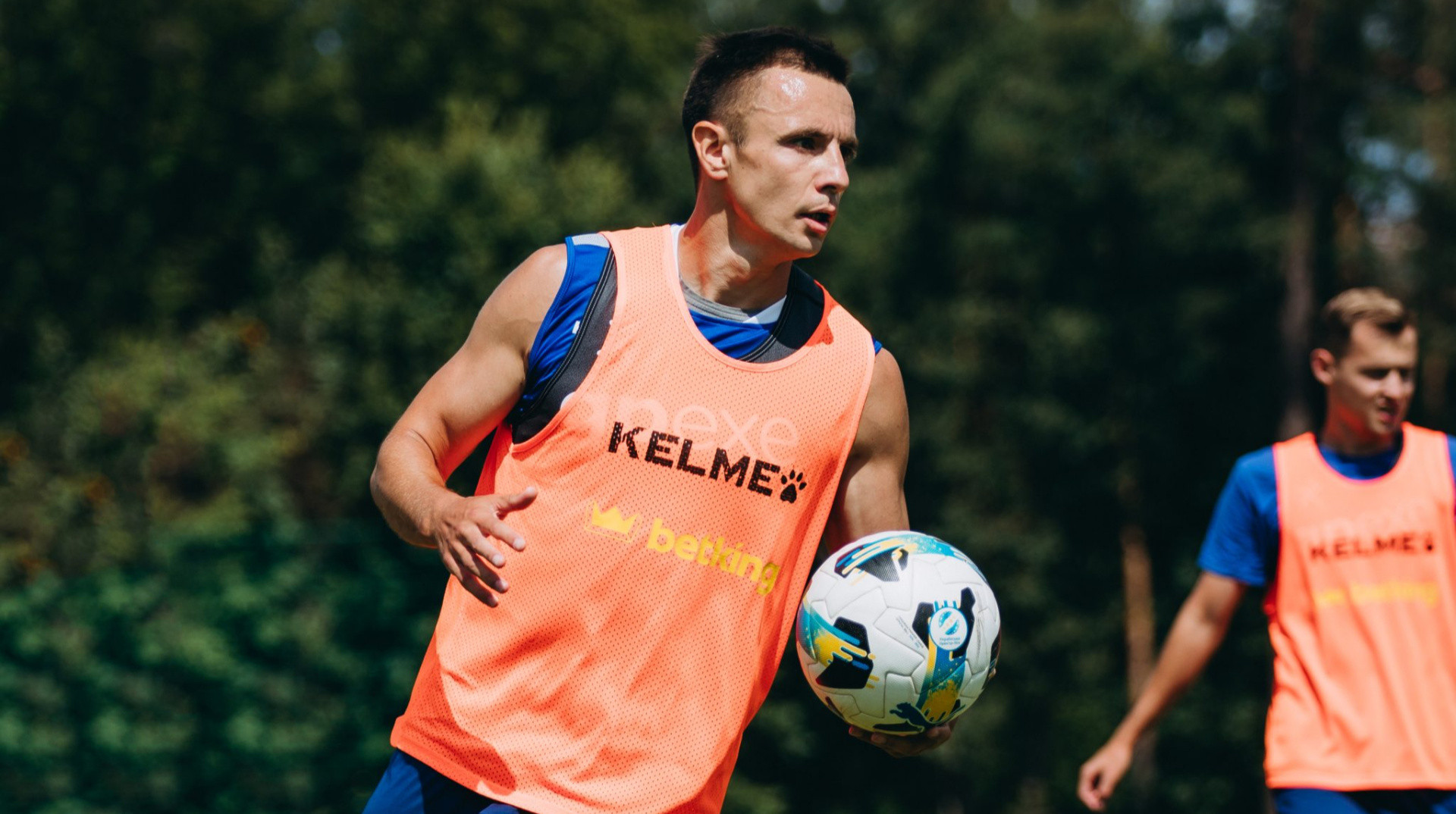 Чемпіон Європи підписав контракт з аматорським клубом Авангард