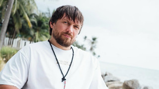 Мавпи, пляж і пальми: дружина Усика поділилася атмосферними фото з відпочинку у Таїланді