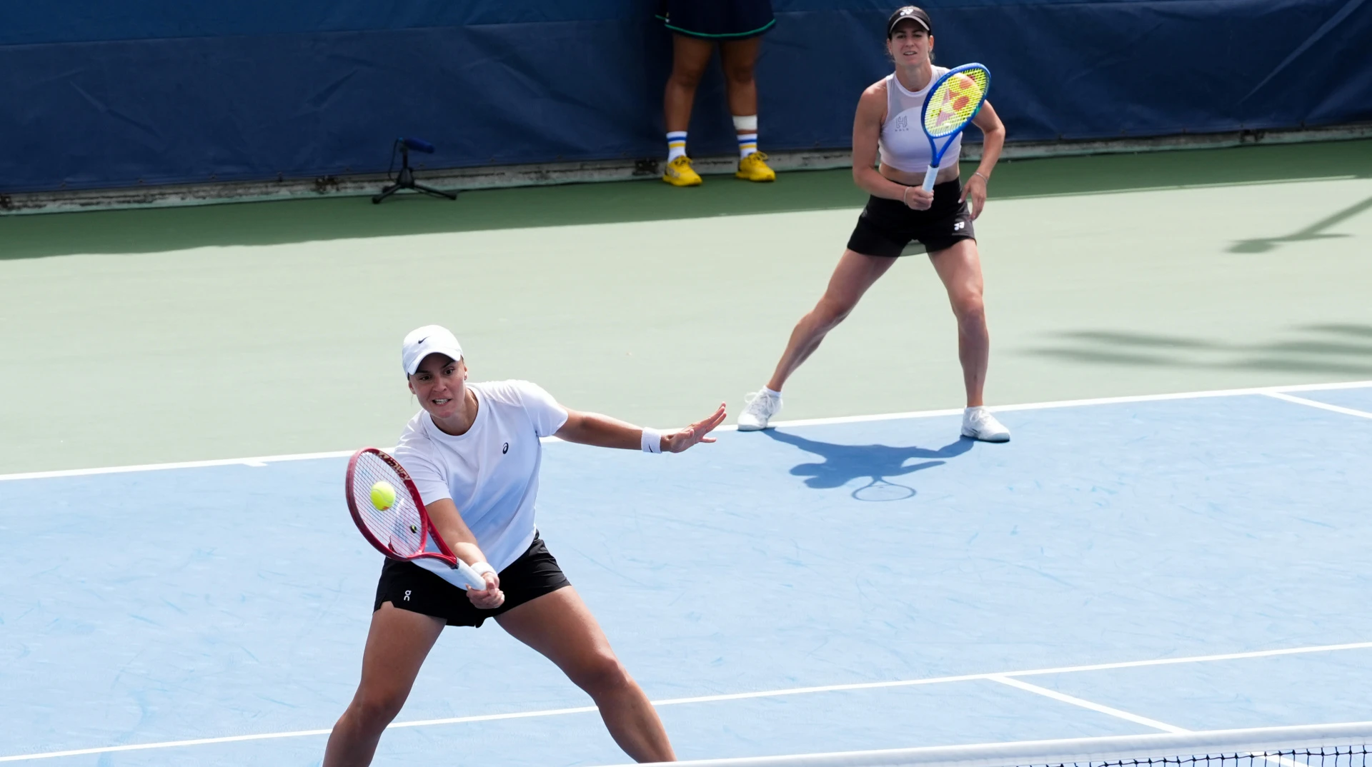 Калініна вийшла в 1/8 фіналу парного розряду US Open