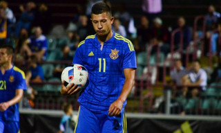 Фантазери української збірної: Болбат і Борячук заспівали відомий хіт. ВІДЕО