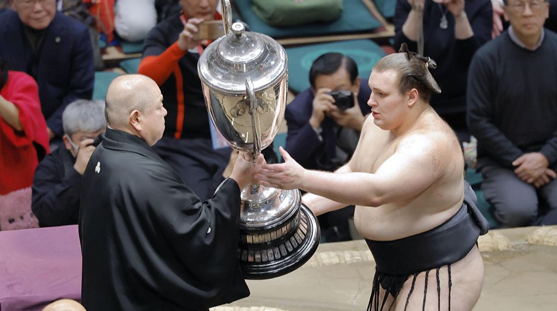 Історичний шанс для українця Аонішікі: прев'ю Haru Basho 2026