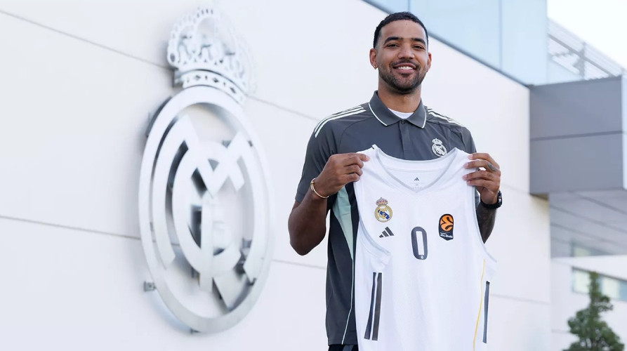 Впервые будет играть за пределами США: Реал подписал канадского форварда