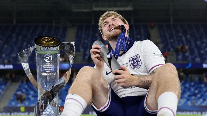 Гарві Елліот