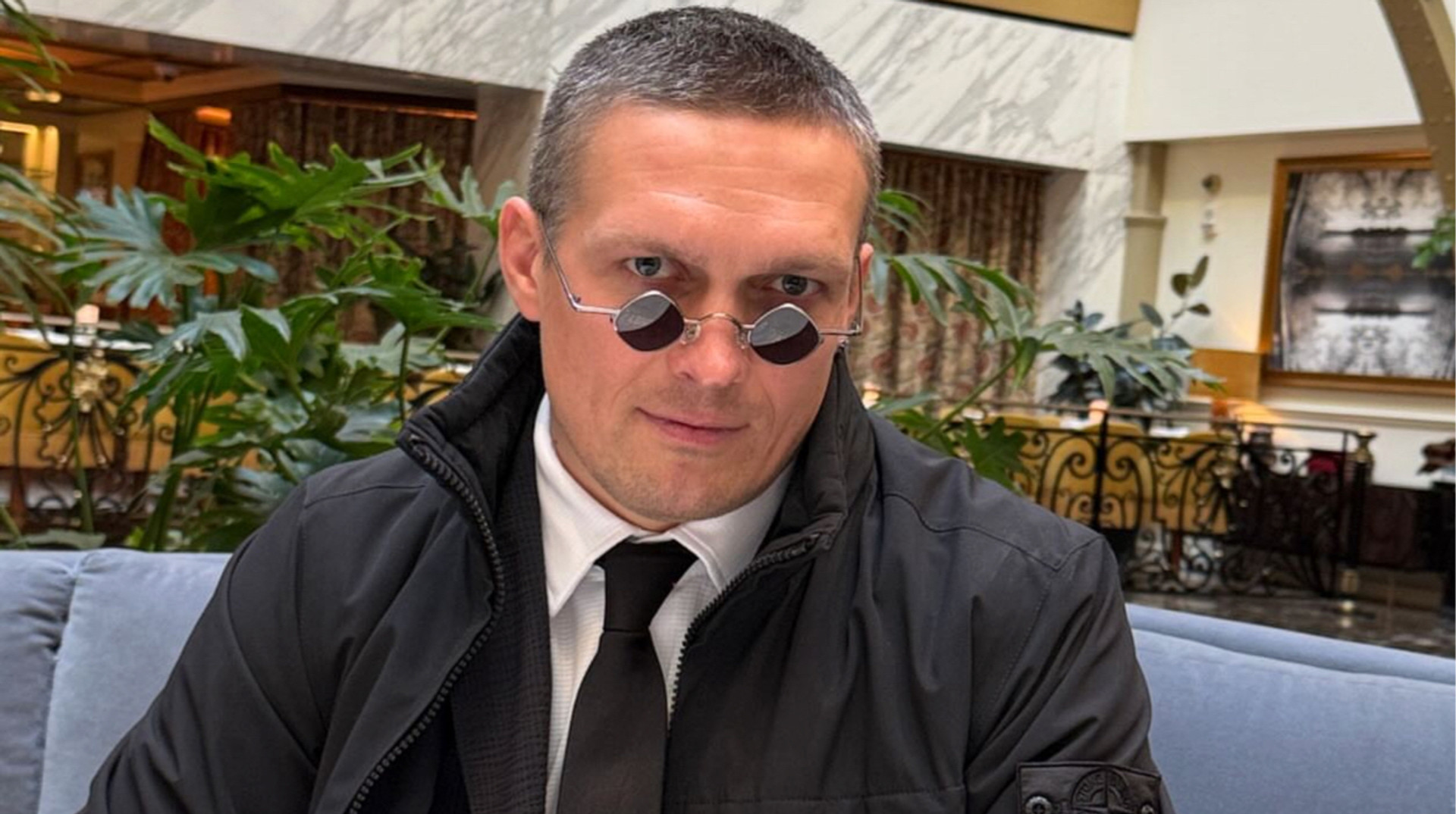 В стилі Леона: Усик похизувався новими фото з поїздки до Вашингтона