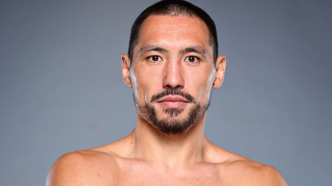 Переможи свого суперника: чемпіон світу з Казахстану українською підтримав Усика