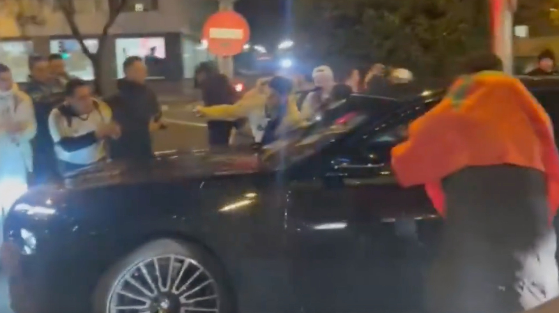 Вболівальники Реала оточили авто Алонсо після поразки від Ман Сіті: іспанець був шокований почутим