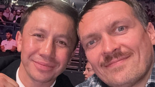 Усик зробив спільне фото із мовчазним чемпіоном Головкіним під час чемпіонату світу в Ліверпулі