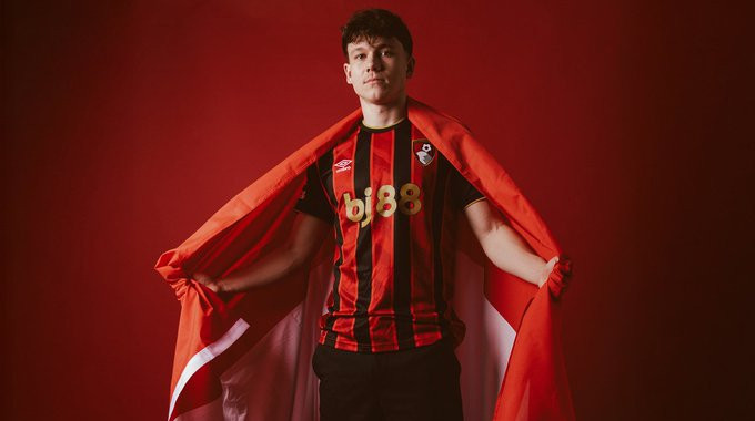 Борнмут за рекордную сумму подписал 20-летнего игрока сборной Венгрии