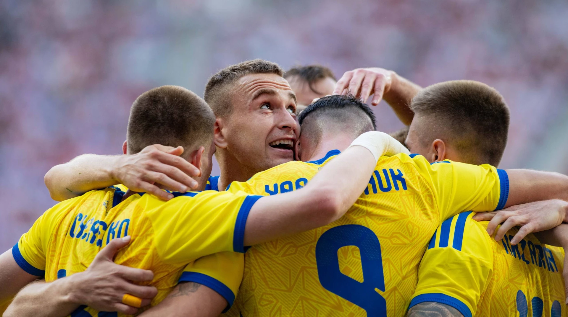 В матче с Польшей за сборную Украины дебютировали два игрока