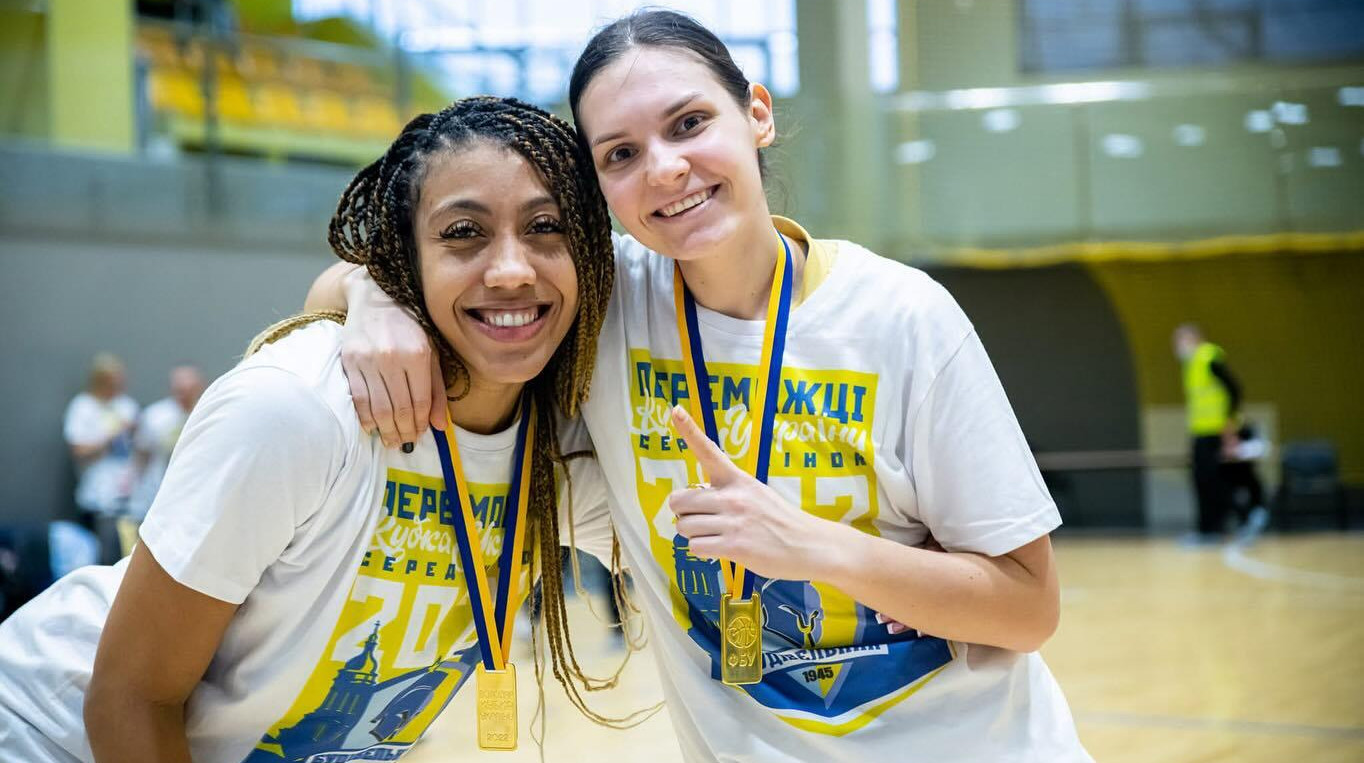 Грала у Греції: гравчиня Будівельника прокоментувала повернення у клуб