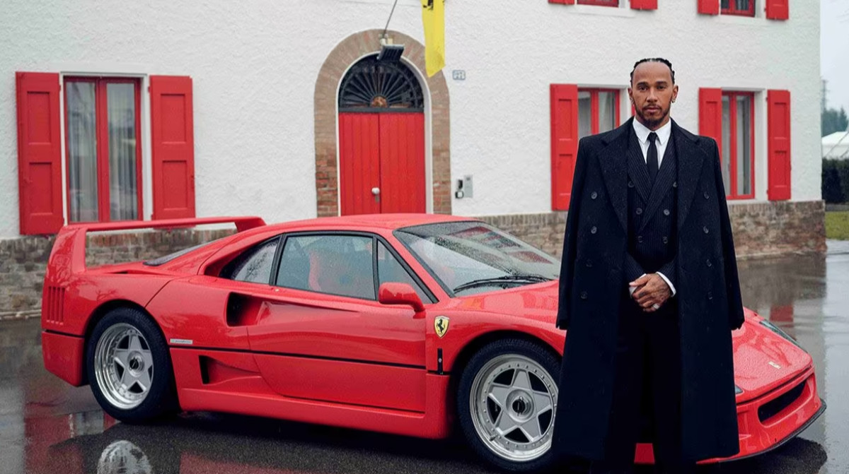 Льюїс Гамільтон та Феррарі F40