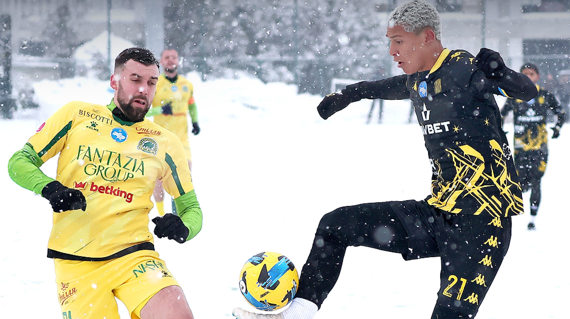 Рух з хеттриком Фаала розгромив Ниву, Колос не зміг втримати перевагу у три м'ячі: результати спарингів українських клубів