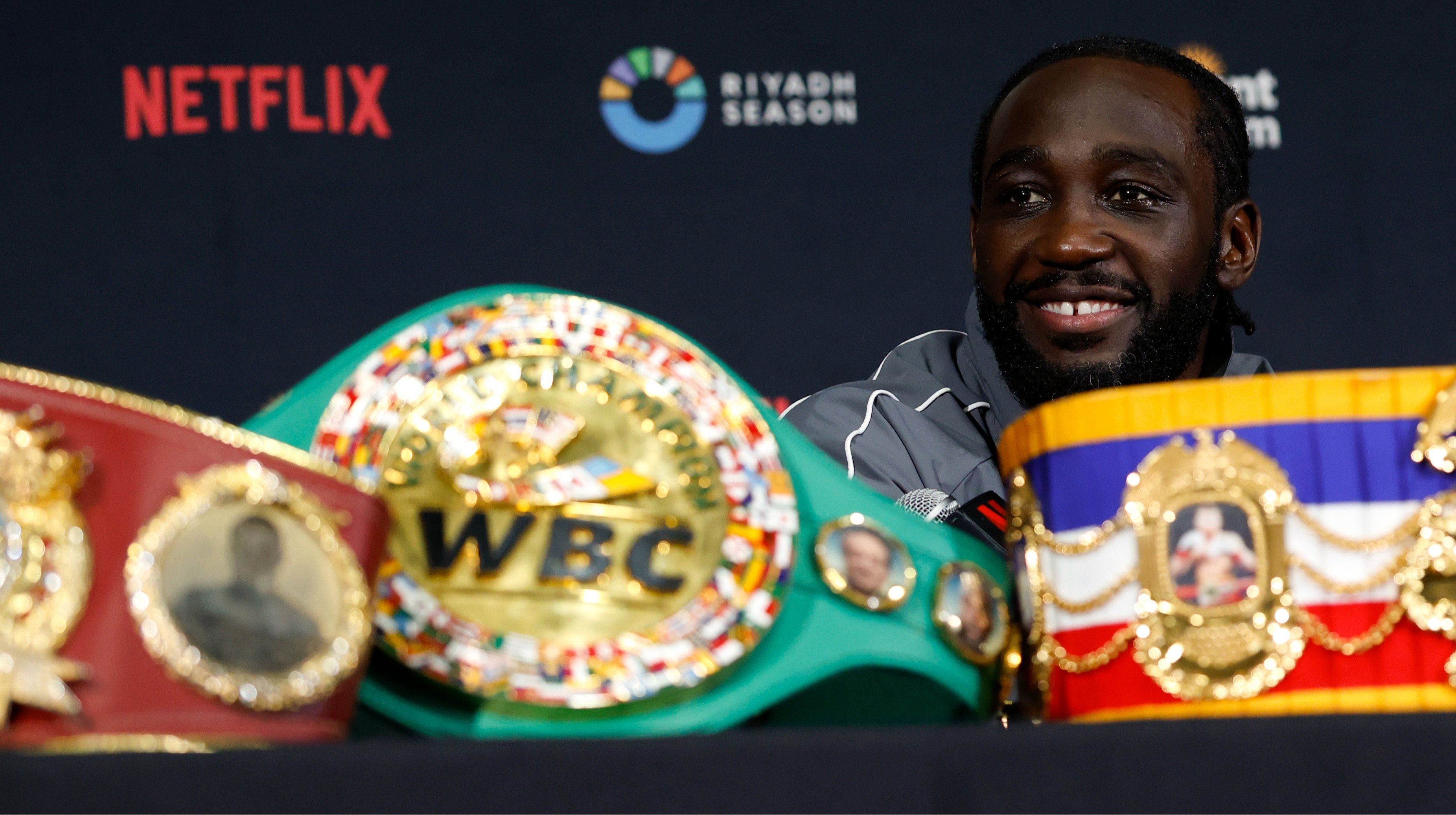 Держали под прицелом: полиция оштрафовала Кроуфорда за опасное вождение