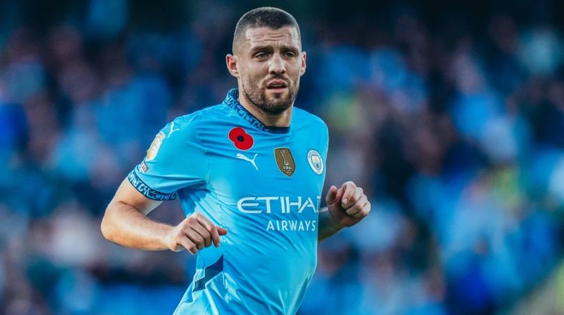 Ключевой опорник Ман Сити перенес операцию и не поможет команде на КЧМ-2025