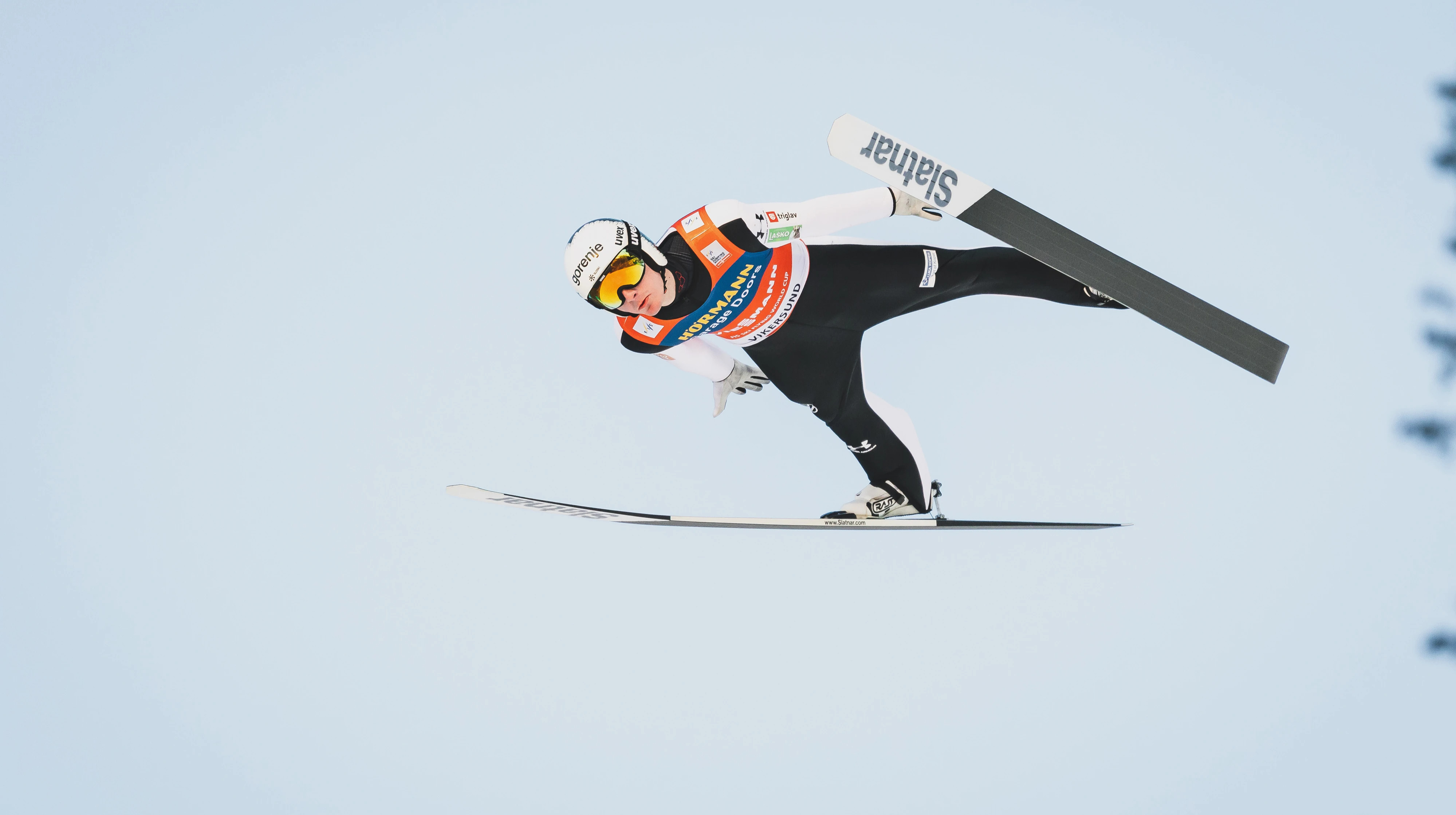 Прыжки с трамплина. Рекордсмен мира одержал первую победу в сезоне