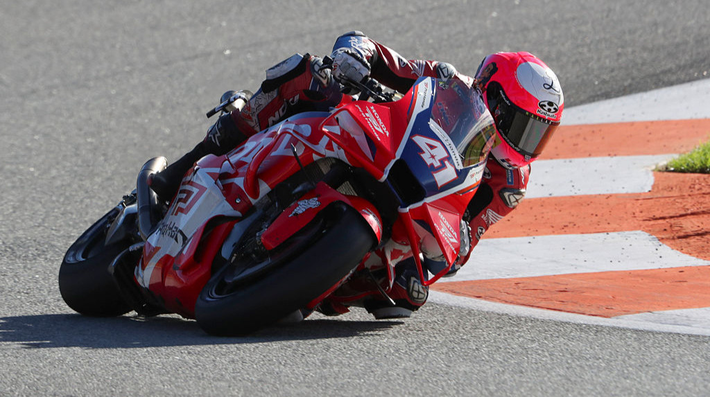 Відомий мотогонщик зазнав важких травм під час тестів у Сепангу