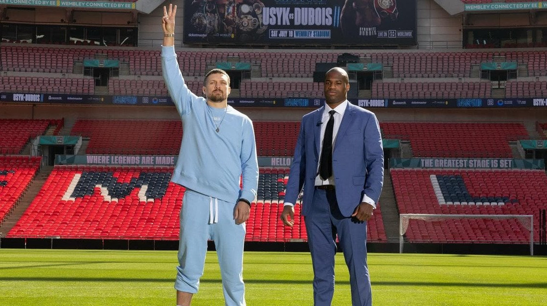 Усик – Дюбуа: кто фаворит букмекеров за неделю до боя