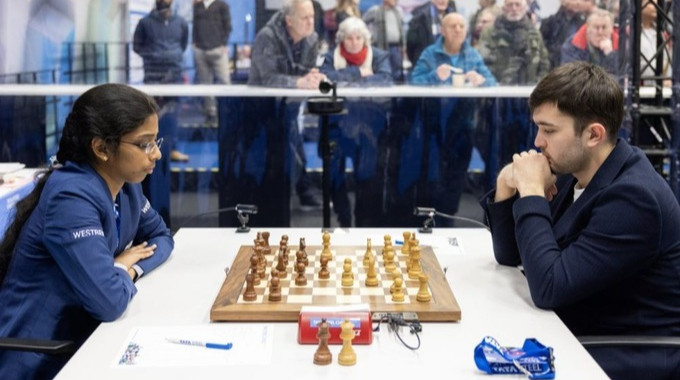 Шахматист из Узбекистана отказался от рукопожатия с соперницей из-за религиозных убеждений