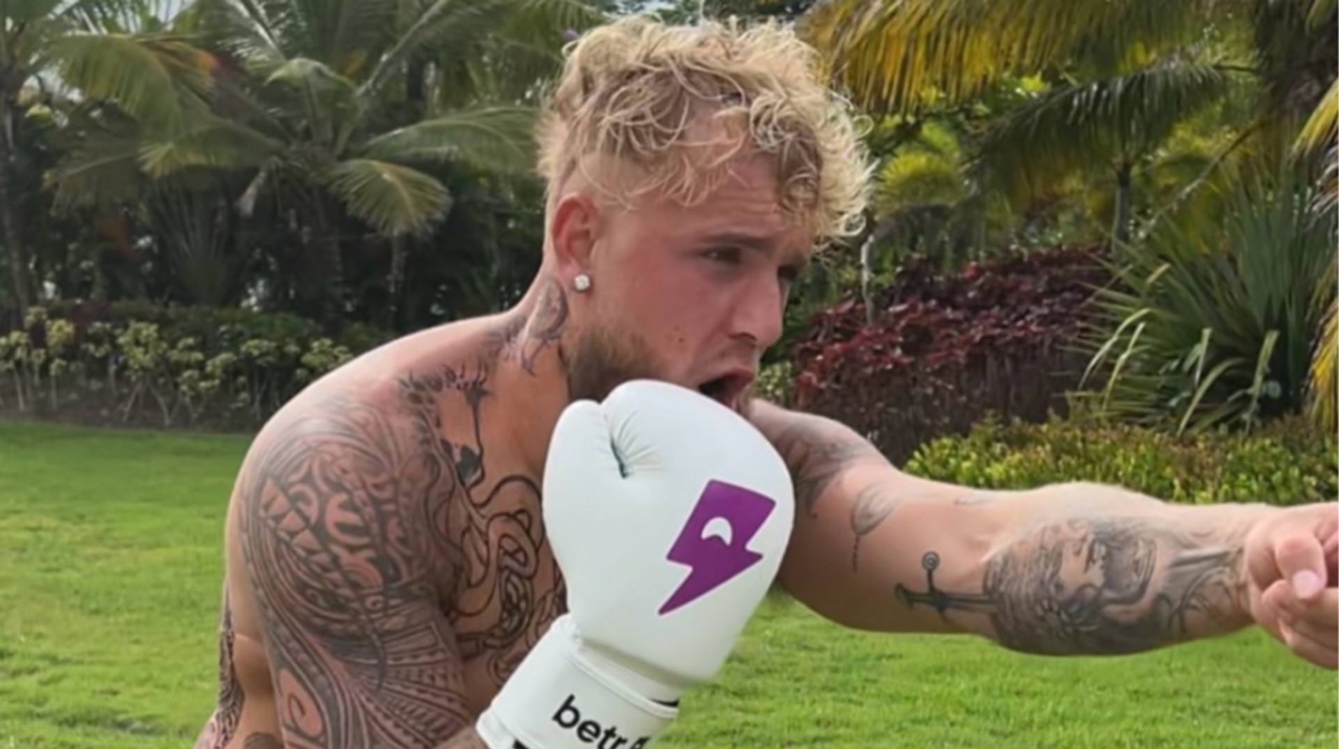 Джейк Пол перейшов у надважку вагу: блогер показав смішне відео перед боєм з Джошуа