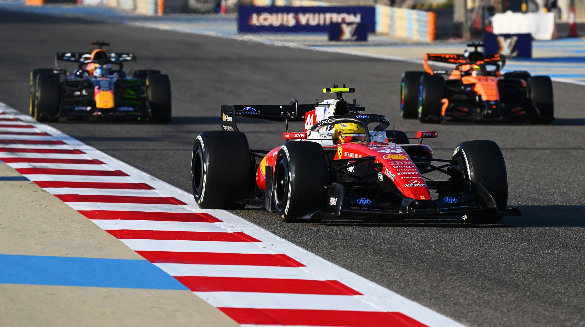 Макарена від Феррарі і Ред Булл та багато змін у регламенті: що принесла весняна перерва Формулі-1