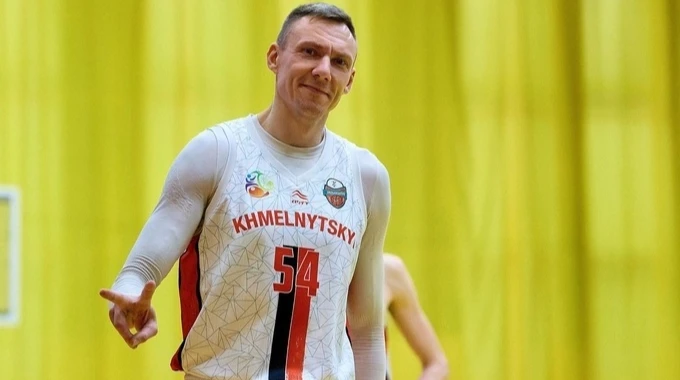 Хмельницький продовжив контракт із досвідченим форвардом