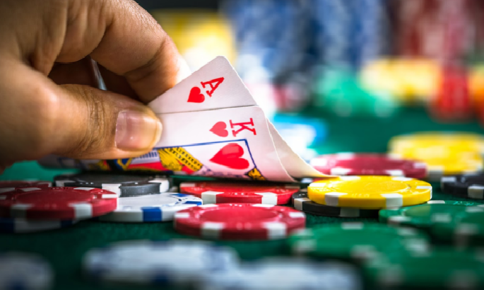 Особенности игры в покер: онлайн-казино Космолот про покерный рейкбек