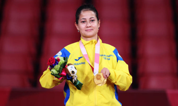 Українська паралімпійська чемпіонка продасть медаль, щоб допомогти університету