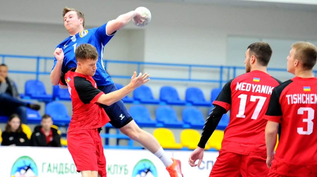 Донбасс переиграл Карпаты, Спартак уступил Одессе в 6-м туре Суперлиги