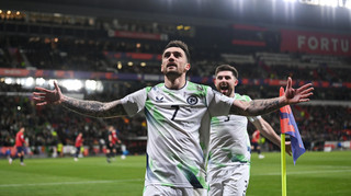 Почему бы тебе не стать следующим Робби Кином? Шахтер сыграет против героя Ирландии, в чью честь переименовали аэропорт