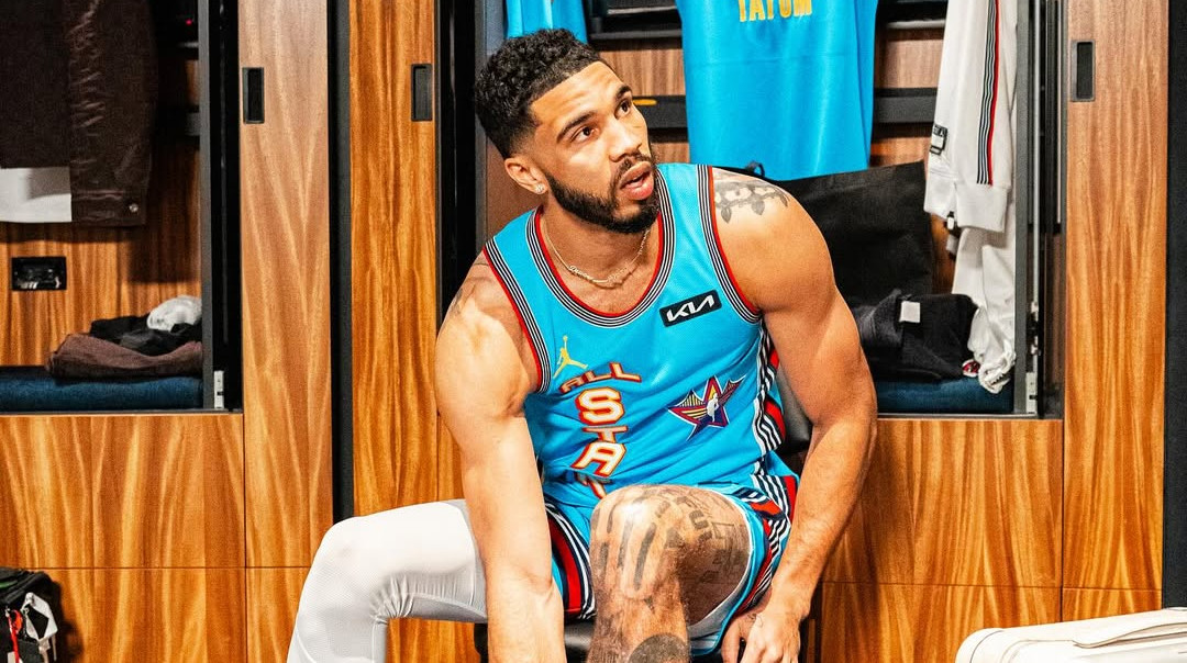 Форвард Бостона получил травму в матче с Нью-Йорком