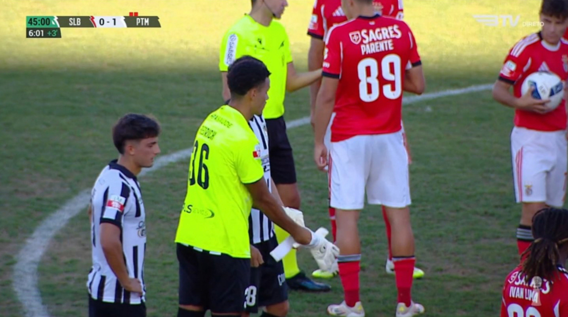 Неймовірний хаос у Португалії: команда залишилася без двох воротарів за 5 хвилин, але все одно перемогла