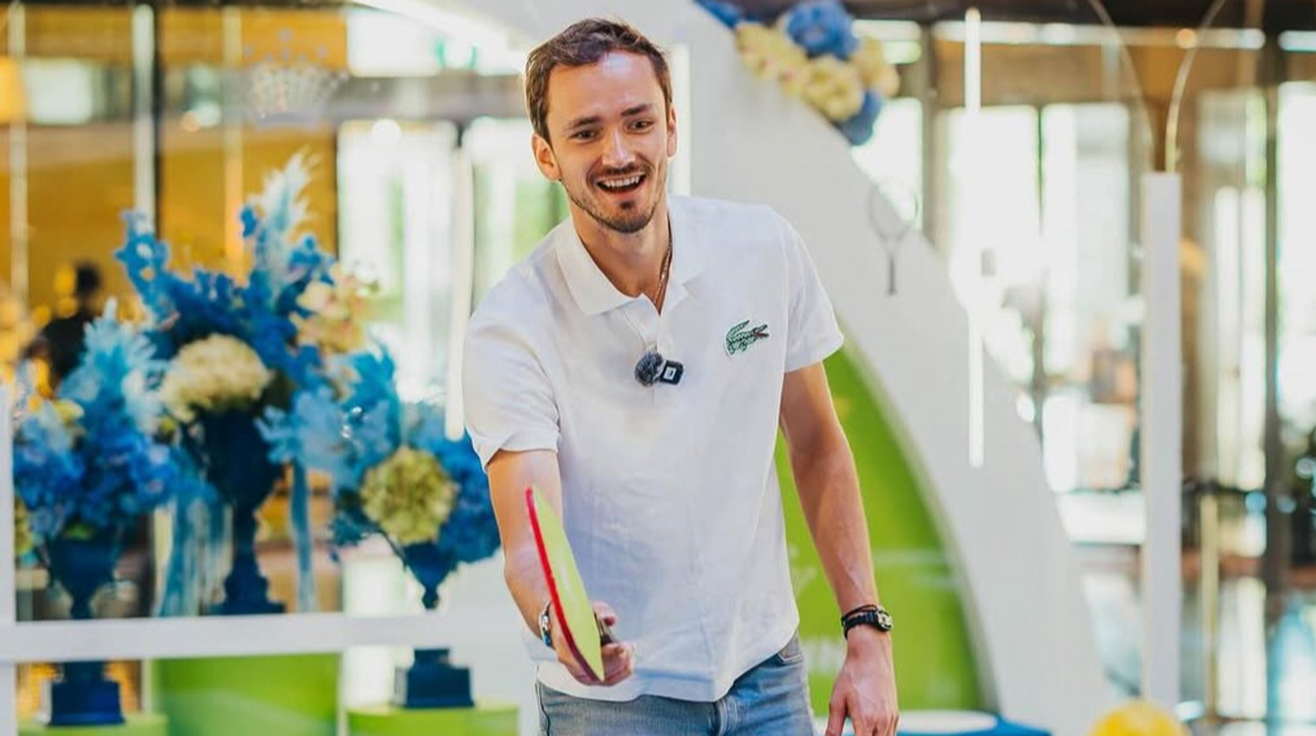 Знову за своє: росіянин Мєдвєдєв прилюдно вилаявся після матчу на турнірі в Шанхаї