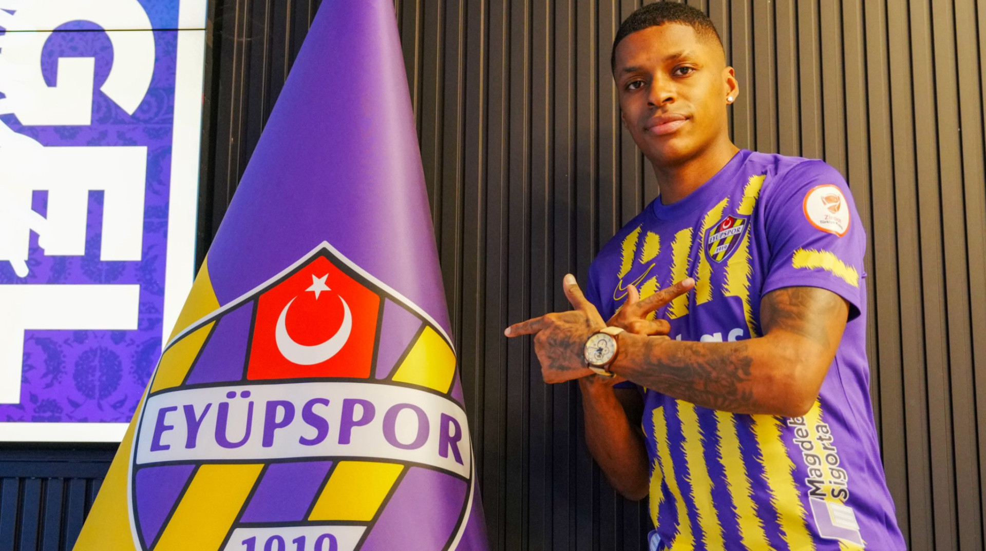 Динамо віддало провального легіонера Торреса у команду легенди Шахтаря