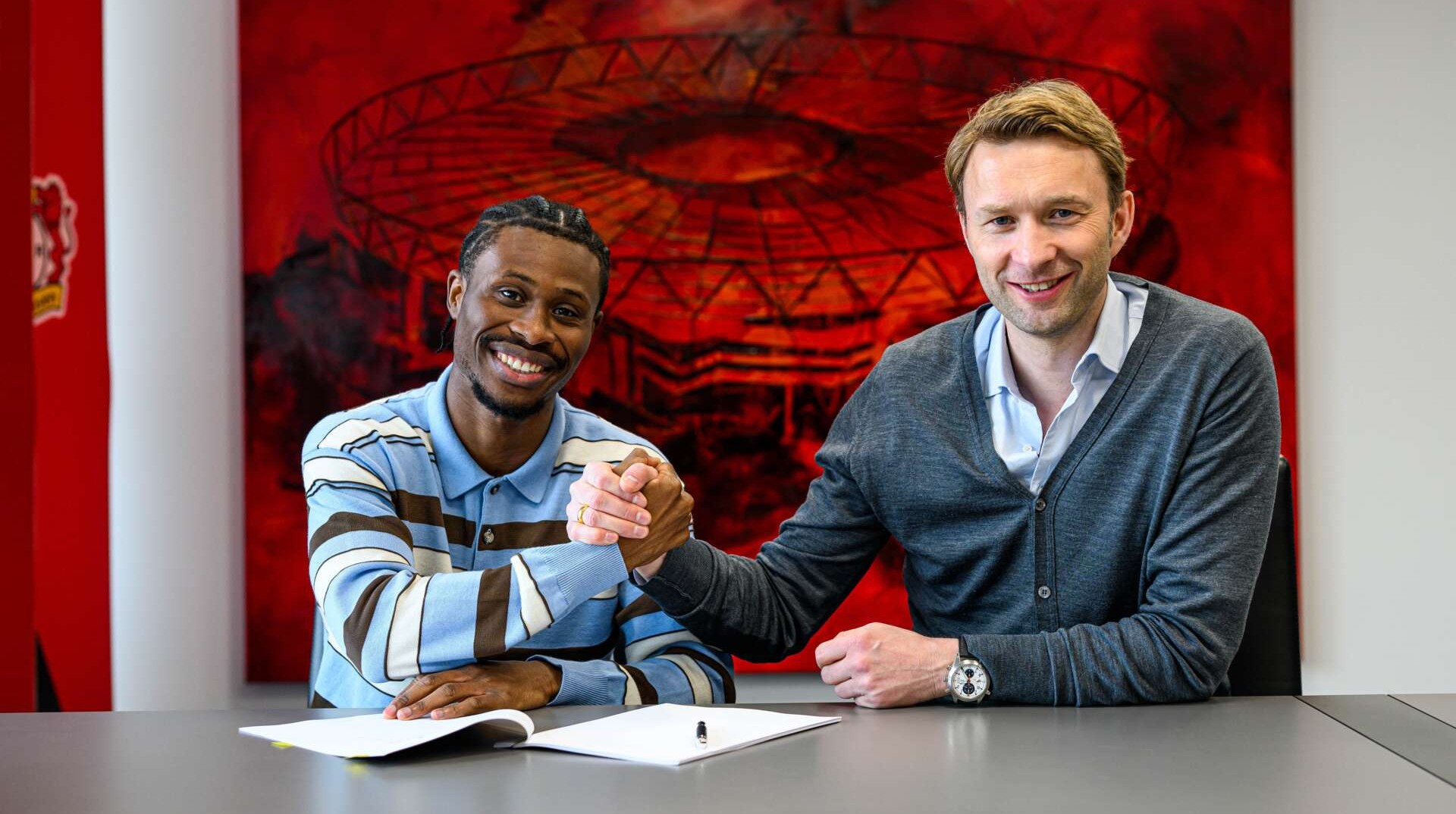 Баєр підписав довгостоковий контракт з вінгером