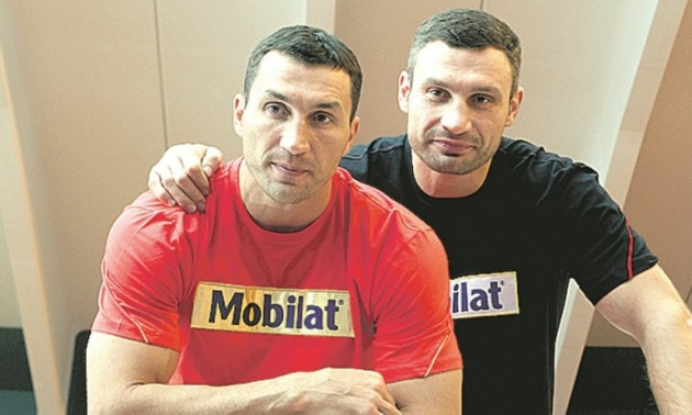 Троє українців потрапили до топ-25 найкращих боксерів за чверть століття