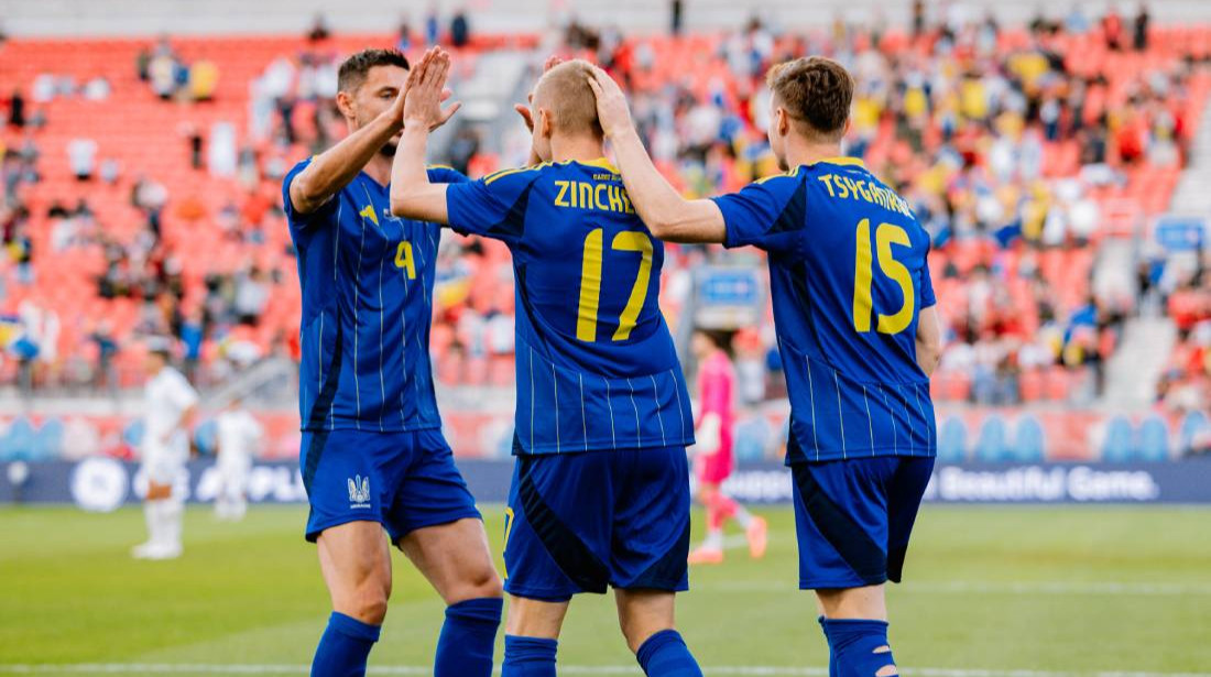 С Зинченко в защите: определились стартовые составы матча Украина – Франция