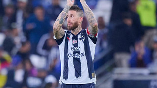 Легендарний капітан Реала зробив татуювання на потилиці із гербом своєї родини: фото