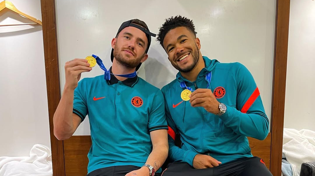 Конкурент для Соболя: Страсбург підписав колишнього захисника Челсі