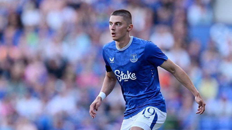 Миколенко в основе Эвертона на матч против Фулхэма