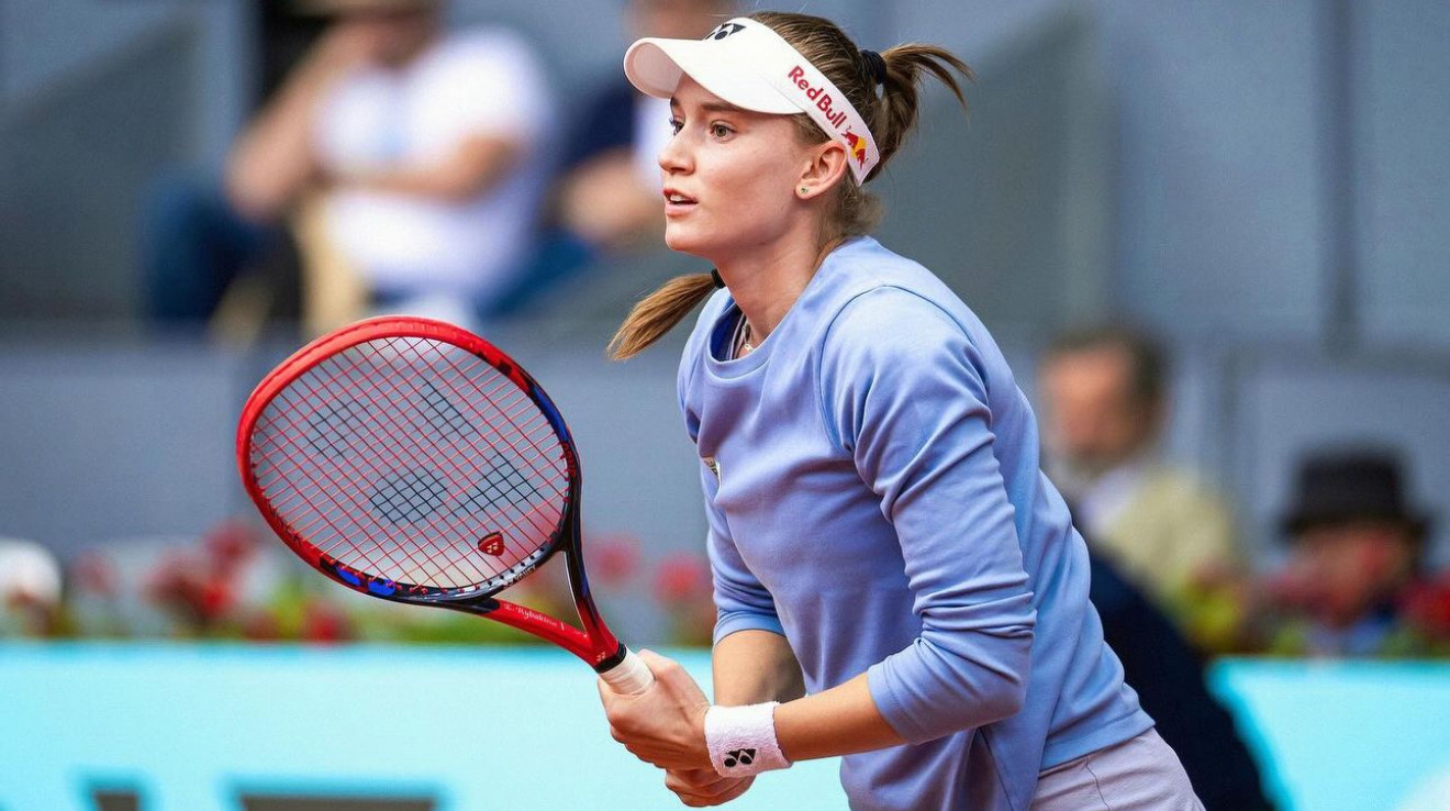 Оскорблял и шантажировал картошкой: известны детали дисквалификации экс-тренера россиянки