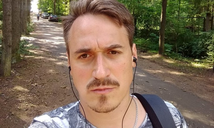 NAVI звільнили аналітика, який з'явився на російськомовній трансляції
