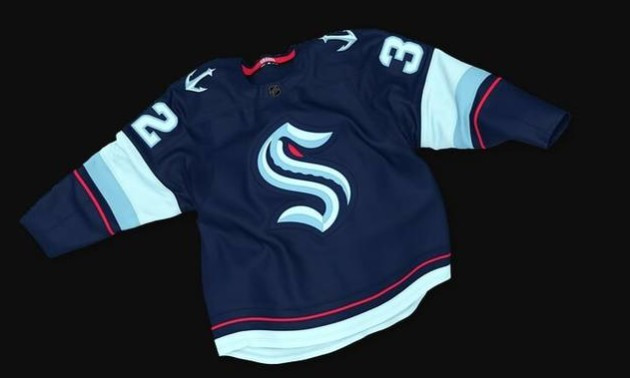 Новий клуб НХЛ отримав назву та емблему