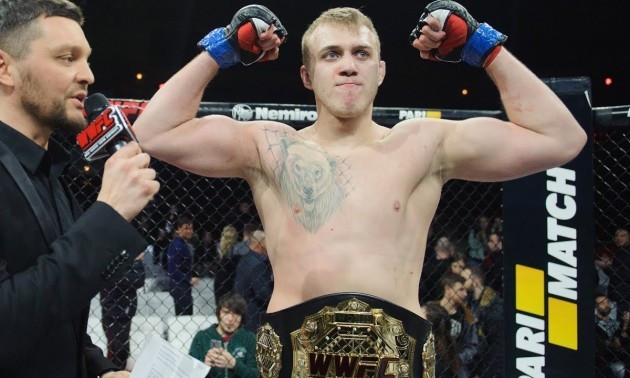 Співак здобув першу перемогу в UFC