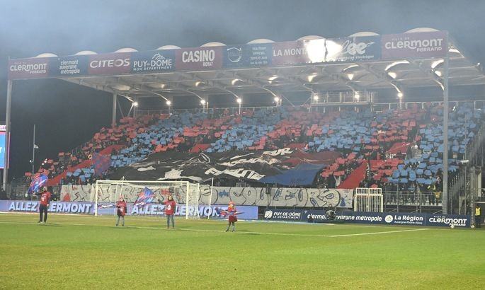 Матч Клермон - Марсель почався пізніше через сутички біля стадіону